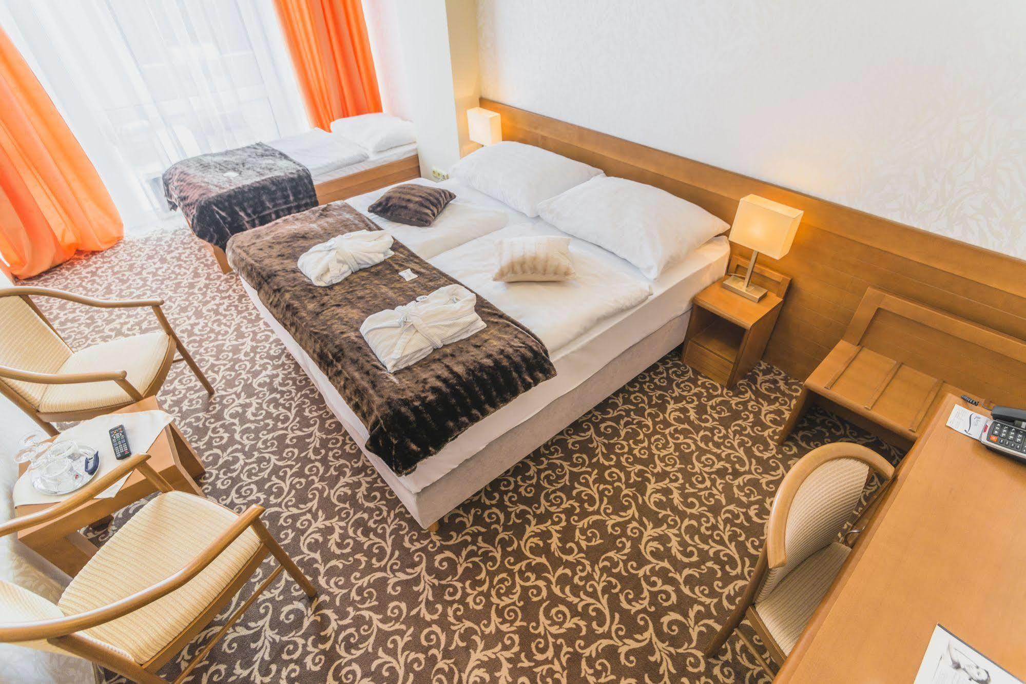 Kontakt Wellness Hotel Tatranska Lomnica Exterior photo
